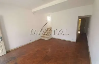 Excelente sobrado com 150m², 2 dormitórios, sala ampla, cozinha, quintal. 1 vaga