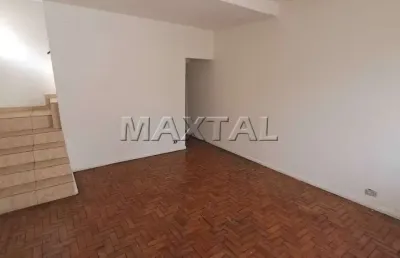 Excelente sobrado com 150m², 2 dormitórios, sala ampla, cozinha, quintal. 1 vaga