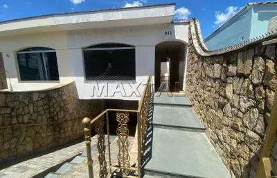 Sobrado à venda de 223 m² na vila maria alta com 5 dormitórios sendo 1 suite e 4 vagas de garagem.