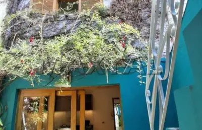 Sobrado de 100m² com sacada, para locação, com 2 quartos, 2 banheiros e 1 vaga de garagem, perdizes.