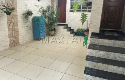 Sobrado de 240m² à venda de 3 quartos, 1 suite e 2 banheiros, na vila medeiros.