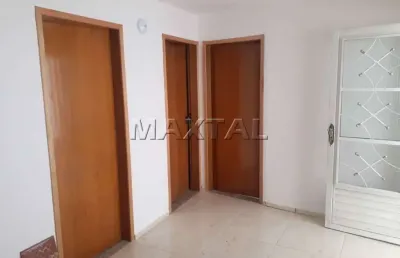 Excelente casa com 80m², 3 dormitórios, 1 sala, cozinha, quintal e 1 vaga