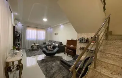 Sobrado excelente com 3 dormitórios sendo 01 suíte à venda, 175 m² por r$ 750.000 - jardim tóquio - maringá/pr