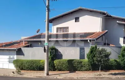 Casa com 5 quartos à venda na rua adaísio giron, 240, jardim regina, indaiatuba, 258 m2 por r$ 1.498.000