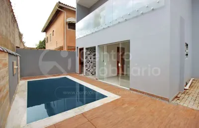 Casa à venda com piscina e 2 quartos em peruíbe, no bairro jardim mar e sol