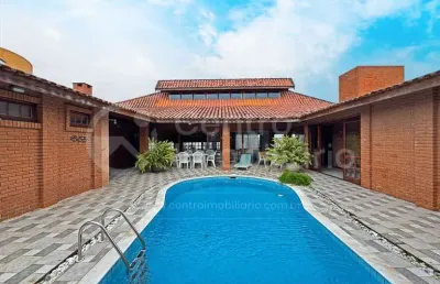 Casa à venda com piscina e 4 quartos em peruíbe, no bairro jardim imperador