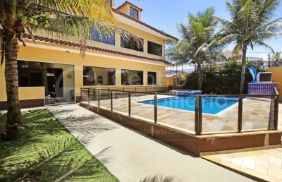 Casa à venda com piscina e 6 quartos em peruíbe, no bairro balneario arpoador