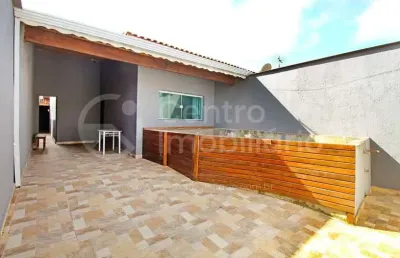 Casa à venda com piscina e 2 quartos em peruíbe, no bairro cidade nova peruíbe