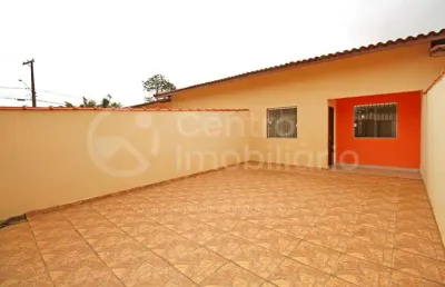 Casa à venda com 2 quartos em peruíbe, no bairro estancia antonio novaes
