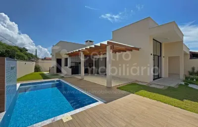Casa à venda com piscina e 3 quartos em peruíbe, no bairro jardim imperador