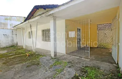 Casa à venda com 2 quartos em peruíbe, no bairro novo horizonte