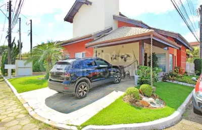 Casa à venda com piscina e 4 quartos em peruíbe, no bairro balneario sambura
