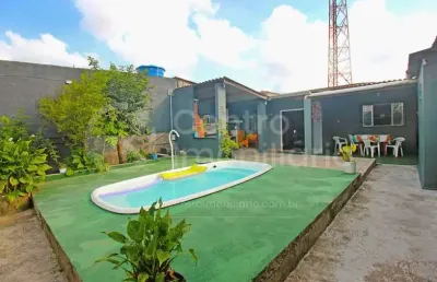 Casa à venda com piscina e 3 quartos em peruíbe, no bairro balneario sao joao batista