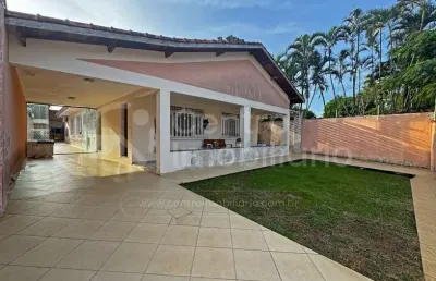 Casa à venda com 5 quartos em peruíbe, no bairro centro
