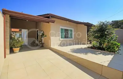 Casa à venda com 3 quartos em peruíbe, no bairro balneário casa blanca