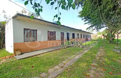 Casa à venda com 4 quartos em peruíbe, no bairro leão novaes