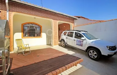 Casa à venda com piscina e 2 quartos em peruíbe, no bairro balneario sao joao batista