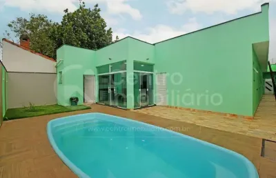Casa à venda com piscina e 3 quartos em peruíbe, no bairro stella maris