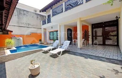 Casa à venda com piscina e 4 quartos em peruíbe, no bairro balneario sao joao batista