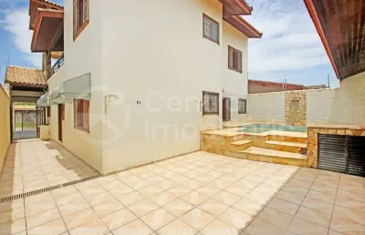 Casa à venda com piscina e 4 quartos em peruíbe, no bairro cidade nova peruíbe