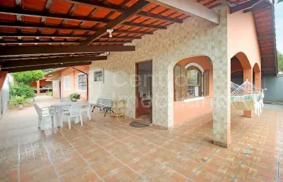 Casa à venda com 4 quartos em peruíbe, no bairro centro