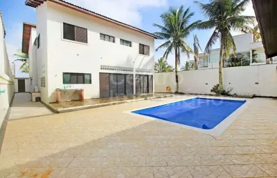 Casa à venda com piscina e 5 quartos em peruíbe, no bairro jardim imperador