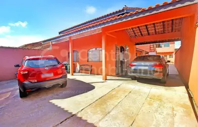Casa à venda com piscina e 3 quartos em peruíbe, no bairro maria h novaes