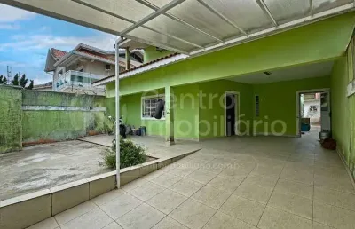 Casa à venda com 3 quartos em peruíbe, no bairro jardim icaraiba