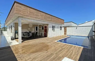 Casa à venda com piscina e 3 quartos em peruíbe, no bairro jardim sao luiz