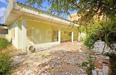 Casa à venda com 2 quartos em peruíbe, no bairro centro