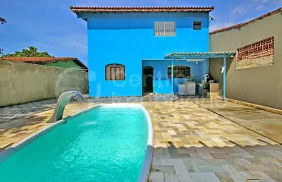 Casa à venda com piscina e 6 quartos em peruíbe, no bairro belmira novaes