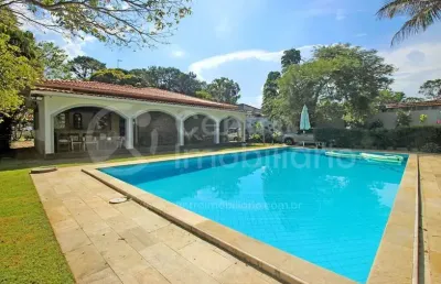 Casa à venda com piscina e 3 quartos em peruíbe, no bairro centro