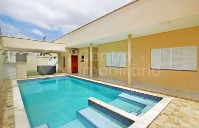 Casa à venda com piscina e 4 quartos em peruíbe, no bairro maria h novaes