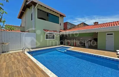 Casa à venda com piscina e 4 quartos em peruíbe, no bairro balneario sao joao batista