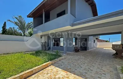 Casa à venda com 5 quartos em peruíbe, no bairro centro