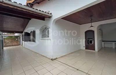 Casa à venda com 3 quartos em peruíbe, no bairro belmira novaes