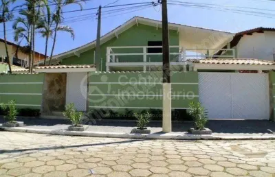 Casa à venda com piscina e 5 quartos em peruíbe, no bairro stella maris