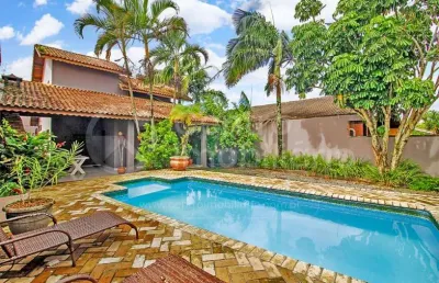 Casa à venda com piscina e 4 quartos em peruíbe, no bairro estancia balnearia convento velho