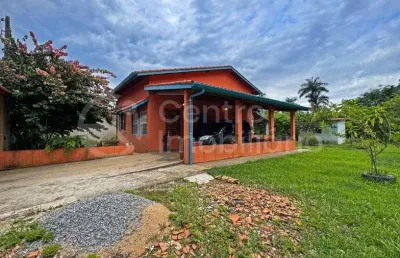Casa à venda com 2 quartos em peruíbe, no bairro manaca dos itatins