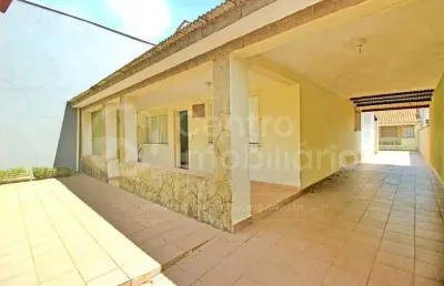 Casa à venda com 3 quartos em peruíbe, no bairro centro