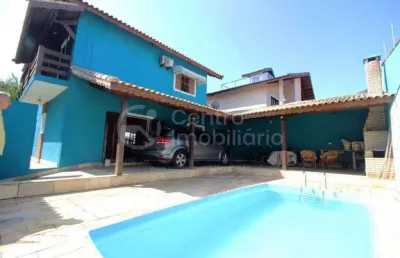 Casa à venda com piscina e 3 quartos em peruíbe, no bairro estancia sao jose