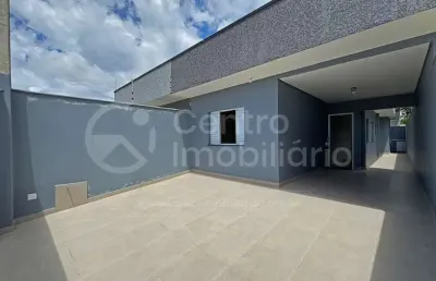 Casa à venda com piscina e 3 quartos em peruíbe, no bairro flora rica