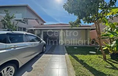 Casa à venda com 3 quartos em peruíbe, no bairro balneario sao joao batista