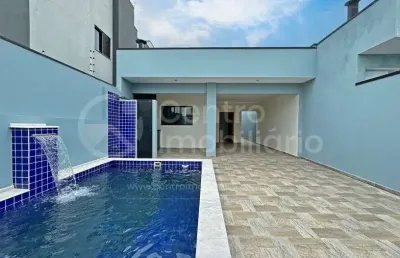 Casa à venda com piscina e 3 quartos em peruíbe, no bairro cidade nova peruíbe