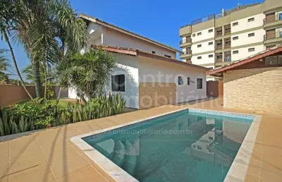 Casa à venda com piscina e 4 quartos em peruíbe, no bairro estancia balnearia convento velho