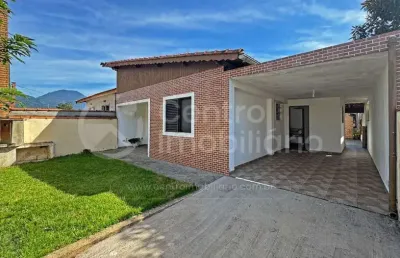 Casa à venda com 2 quartos em peruíbe, no bairro centro
