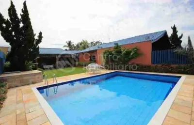Casa à venda com piscina e 3 quartos em peruíbe, no bairro parque balneario oasis