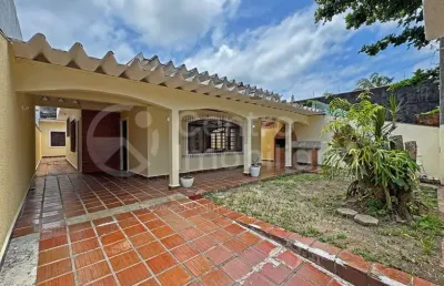 Casa à venda com 3 quartos em peruíbe, no bairro belmira novaes