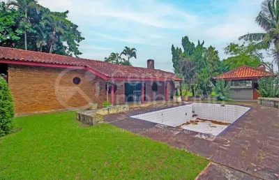 Casa à venda com piscina e 3 quartos em peruíbe, no bairro parque balneario oasis