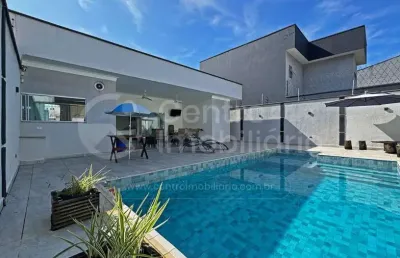 Casa à venda com piscina e 3 quartos em peruíbe, no bairro estancia balnearia convento velho